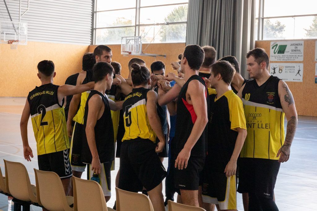 ESTRENA DEL PRIMER EQUIP